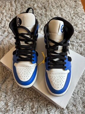 Nike Air Jordan 1 Mid Sisterhood Sneakers